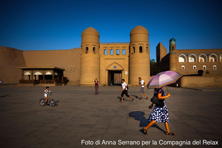 Asia, Uzbekistan, Khiva, Ata Gate Foto di Anna Serrano per La Compagnia del Relax