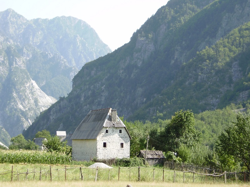 Albania: trekking tra le magnifiche Alpi albanesi