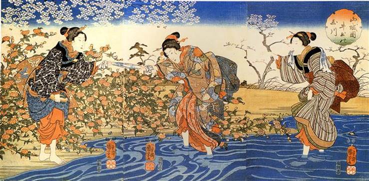 Descrizione della foto: il pannello di Kuniyoshi è intitolato Le Cortigiane, ritrae tre donne che vestono un tradizionale kimono giapponese. La prima a sinistra è sulla riva circondata da un cespuglio di rose, h nella mano sinistra un asciugamano che le seconda donna, con i piedi nell'acqua fino alle caviglie, tende con la mano destra, la terza donna alle spalle della seconda, anche lei nell'acqua solleva con la mano sinistra il kimono per non bagnarlo, guarda verso le altre due. Il cielo azzurro è sullo sfondo su cui spiccano fiori bianchi di ciliegio.