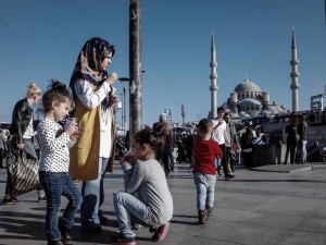 Istanbul, Moschea Nuova, donna e bambini
