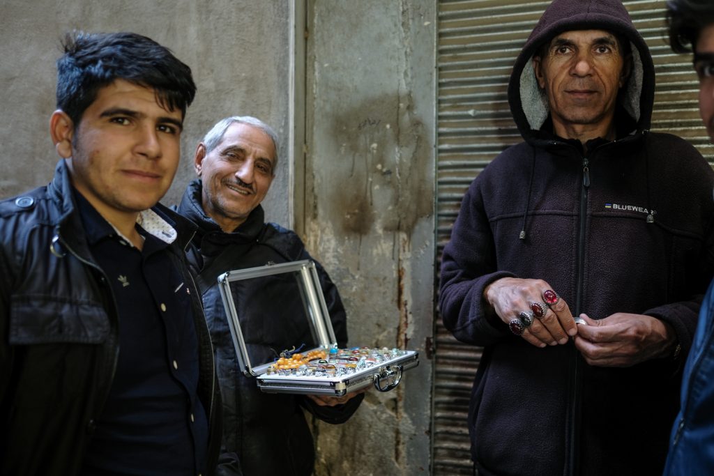 Iran, Esfahan. L'artigiano degli Anelli. Foto di Claudio Silighini, scattata nel workshop fotografico di marzo 2016.